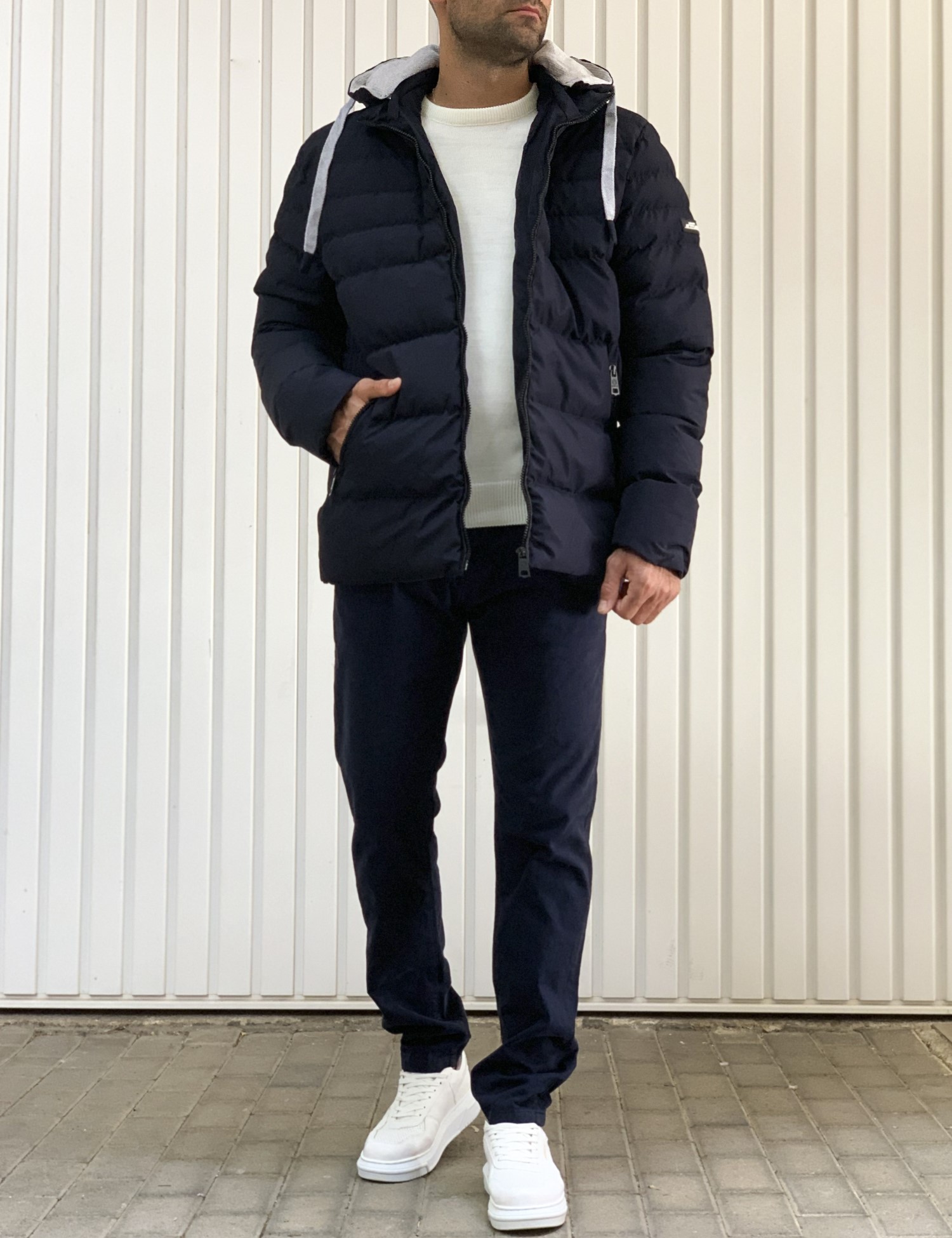 Ανδρικό μπλε μπουφάν με κουκούλα ADK50138 φωτογραφία